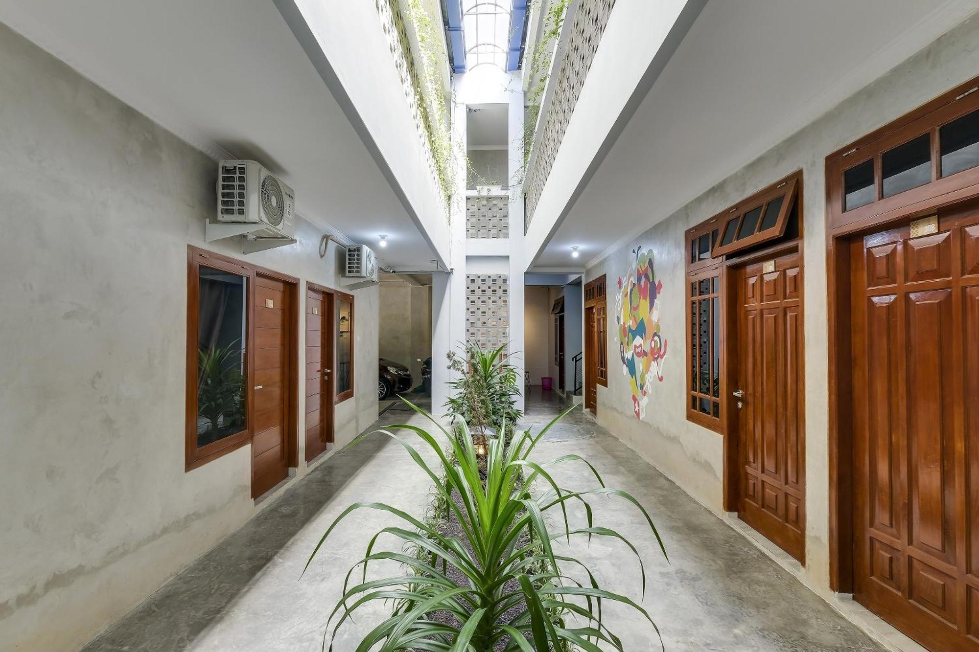 Super Oyo Capital O 90983 Harmony Easy Stay Maguwo Εξωτερικό φωτογραφία